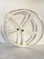 
              R4 Custom 26″ BMX 5 Spoke Alloy Mag Wheels, CNC Gloss White
            